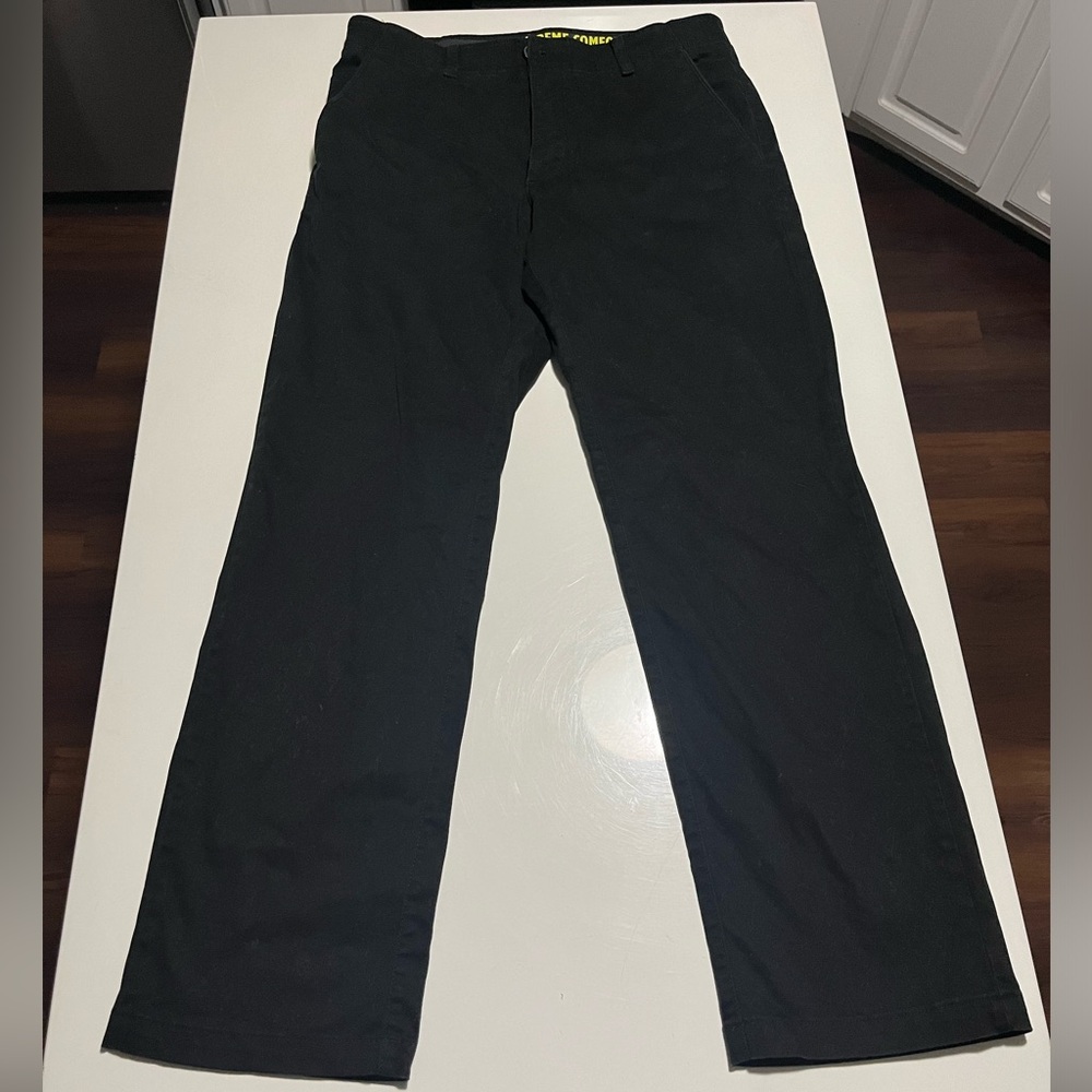 Lee Extreme Comfort pants in Black. Size 33X32. Exceptional comfort!
